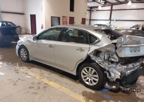 2015 Nissan Altima 2.5 S z USA, uszkodzony, nr VIN 1N4AL3AP9FC432222